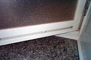 浴室ドアのクリーニング